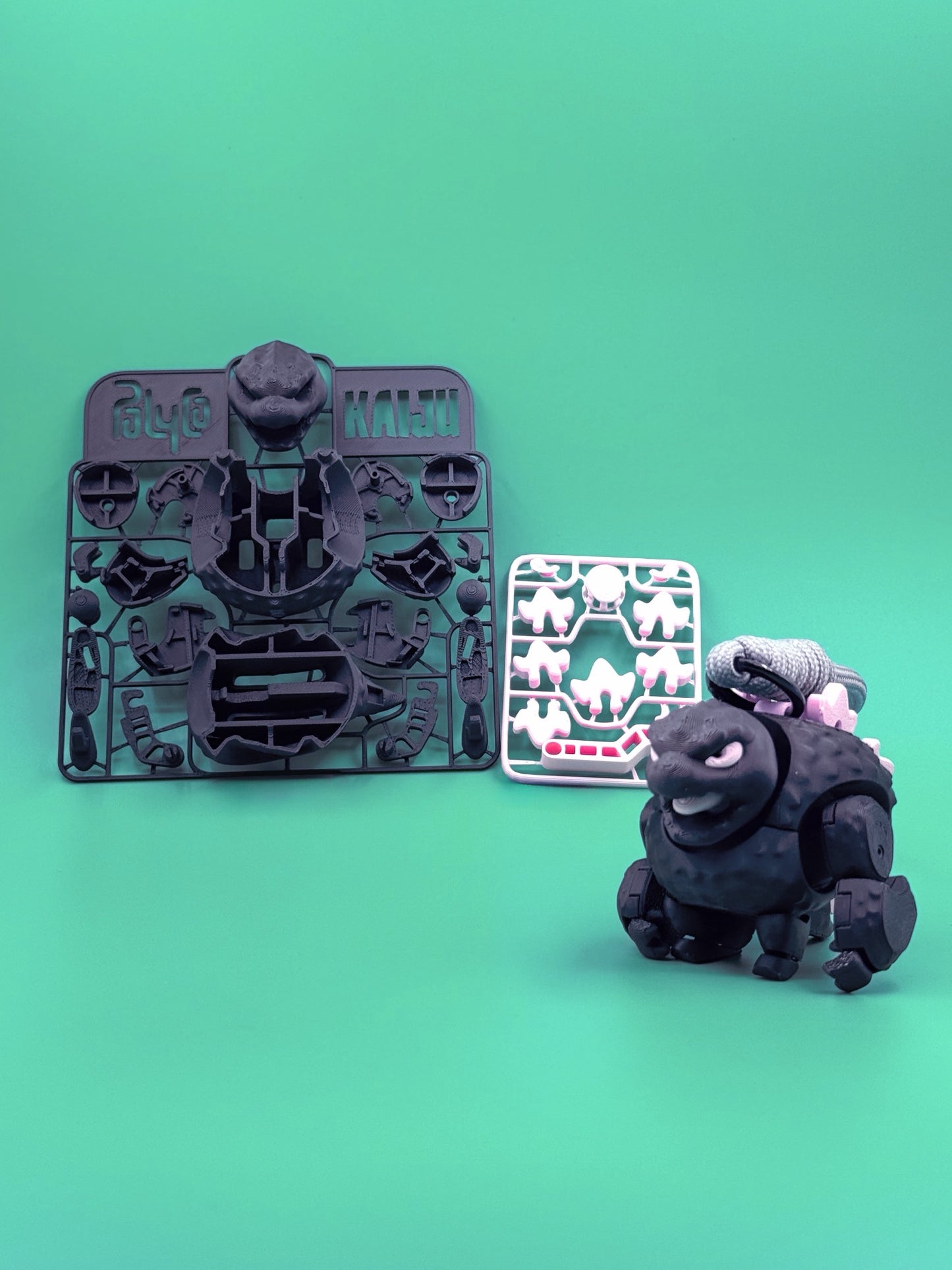 Kaiju model kit keychain_black