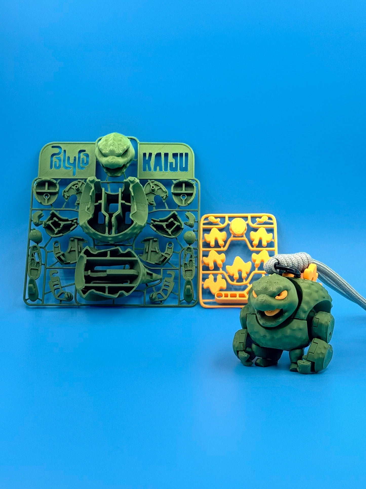 Kaiju model kit keychain_green